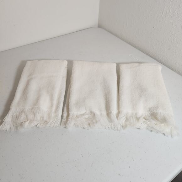 Fieldcrest Christmas Tea Finger Tip Towel White with Embroidered Red and Green - Picture 2 of 11